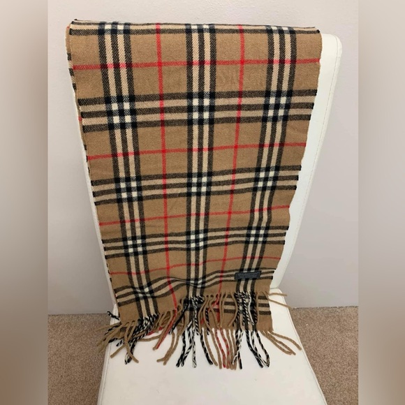 BB Scarf 🧣 - Picture 2 of 4